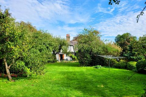 3 bedroom detached house for sale - ONE THIRD ACRE PLOT - Hare Street, Buntingford