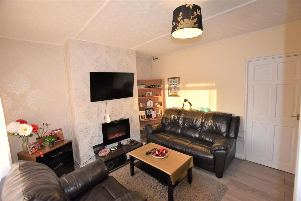 Fisher Street, Allenton, Derby, DE24 2 bed detached house £750 pcm (£173 pw)