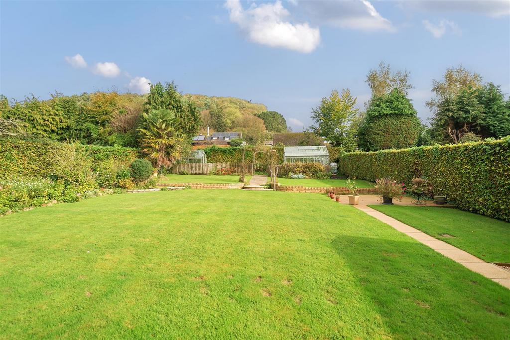Beaumont Avenue, Bridport 3 bed detached house for sale £660,000