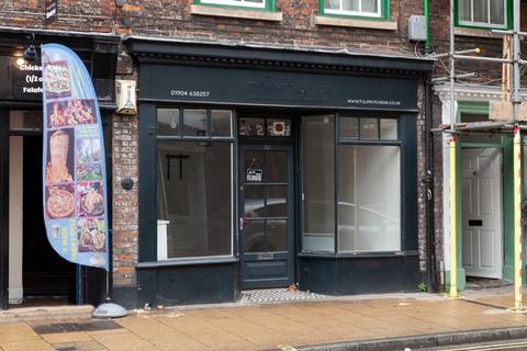 Retail property (high street) to rent - 12a Gillygate, York, YO31 7EQ