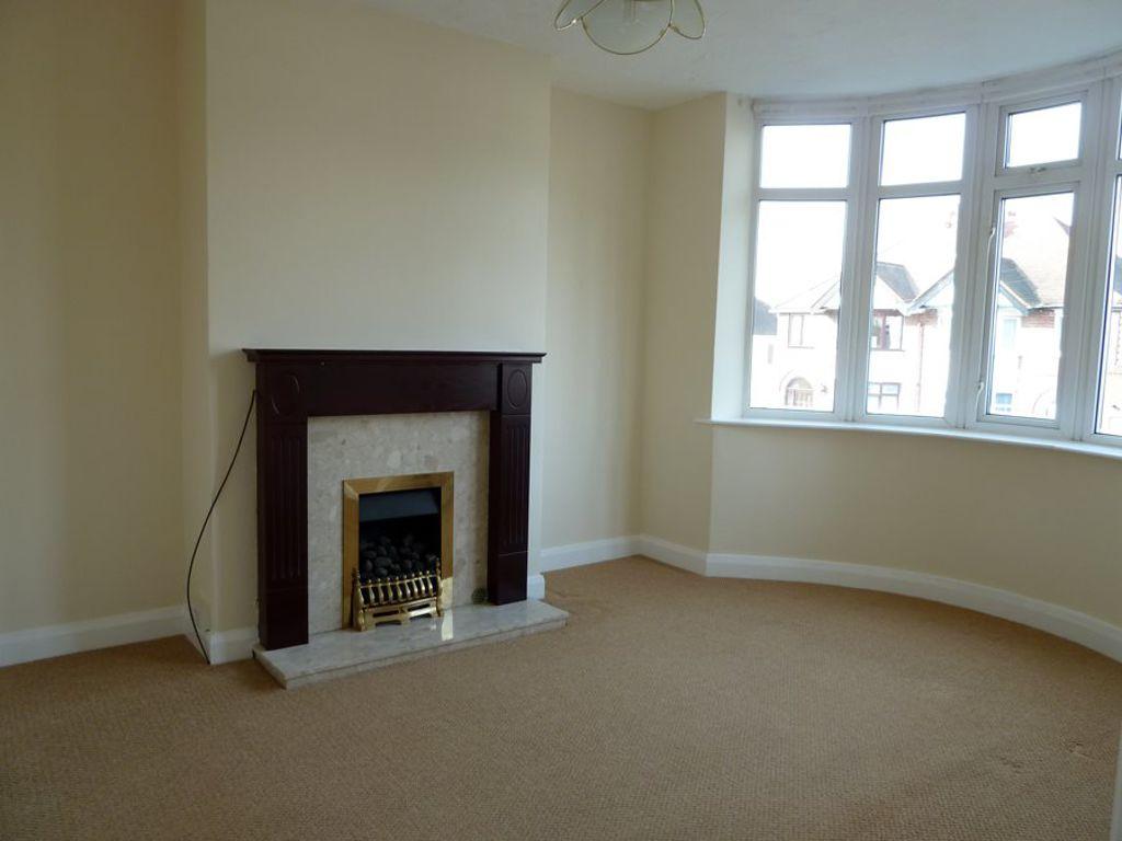 Dennis Hall Road, Amblecote 3 bed semidetached house £895 pcm (£207 pw)
