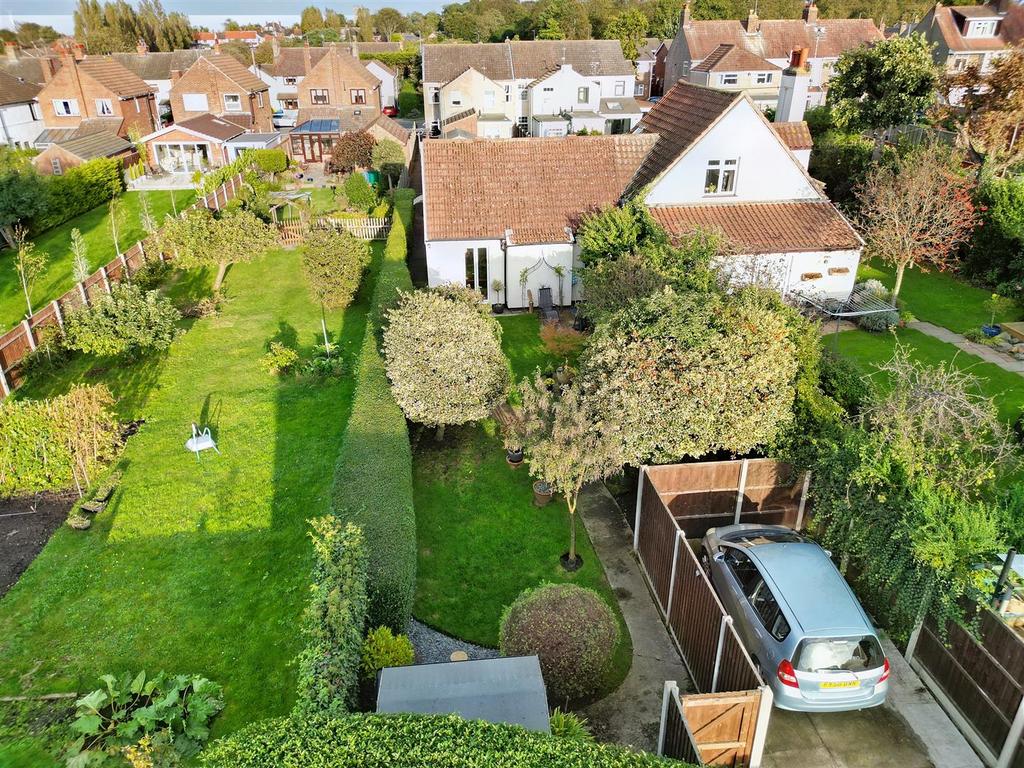 The Avenue, Lowestoft 2 bed semidetached bungalow for sale £245,000