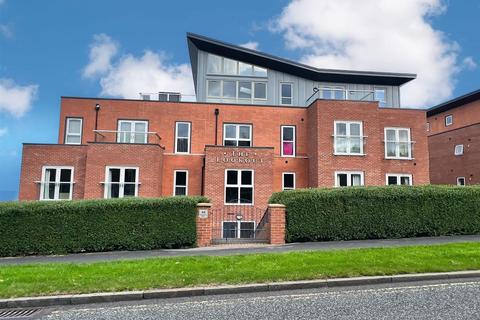 2 bedroom ground floor flat for sale, The Lookout, Holbeck Hill, Scarborough