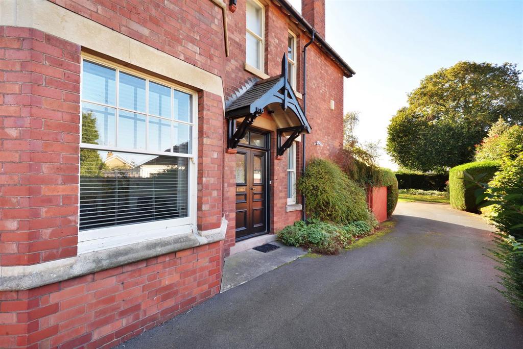 Sandpits Road, Ludlow in a popular and wellestablished location 4 bed