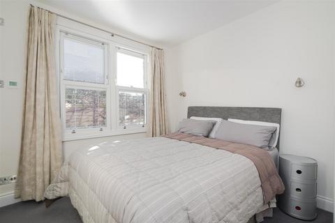 2 bedroom apartment to rent, Cowley Road, Mortlake