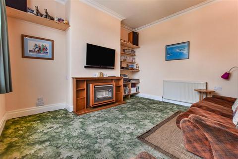 3 bedroom semi-detached house for sale, Chanterlands Avenue, Hull
