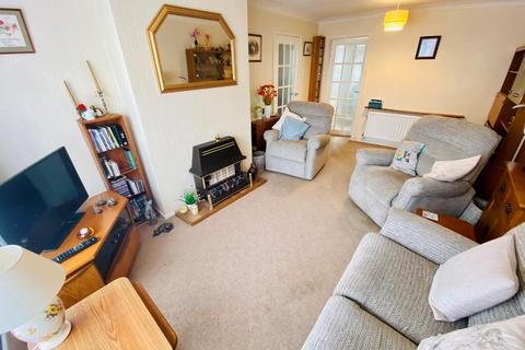 32 Laburnum Grove, Warwick, CV34 5TG