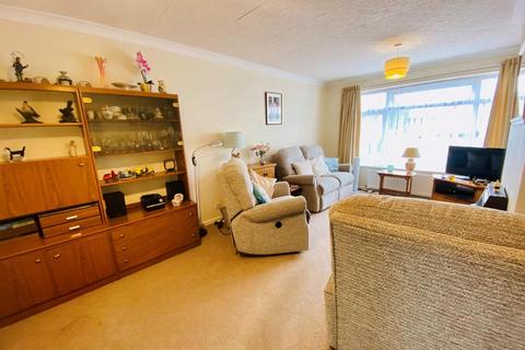 32 Laburnum Grove, Warwick, CV34 5TG