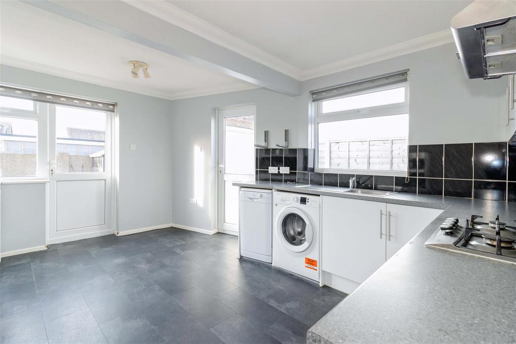 Silverdale Drive, Sompting, Lancing 2 bed semidetached bungalow for