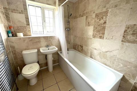 6 Whiteheart Close, Northampton, NN3 9GA
