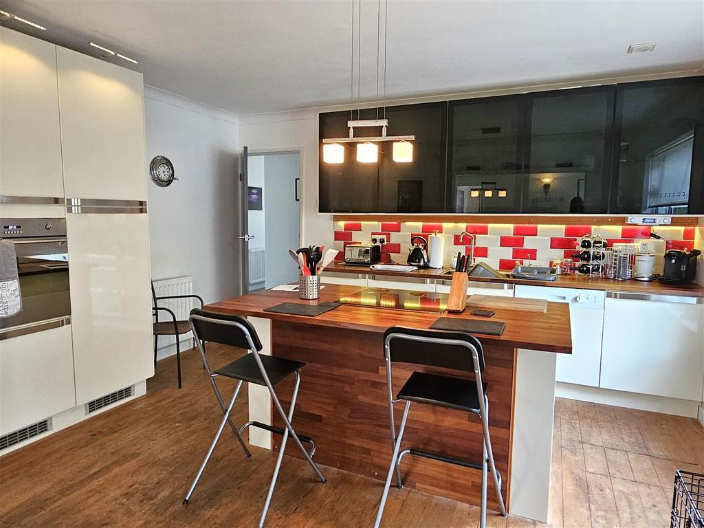 Kitchen(3).jpg
