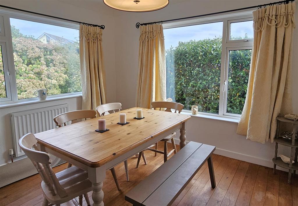 Dining room.jpg