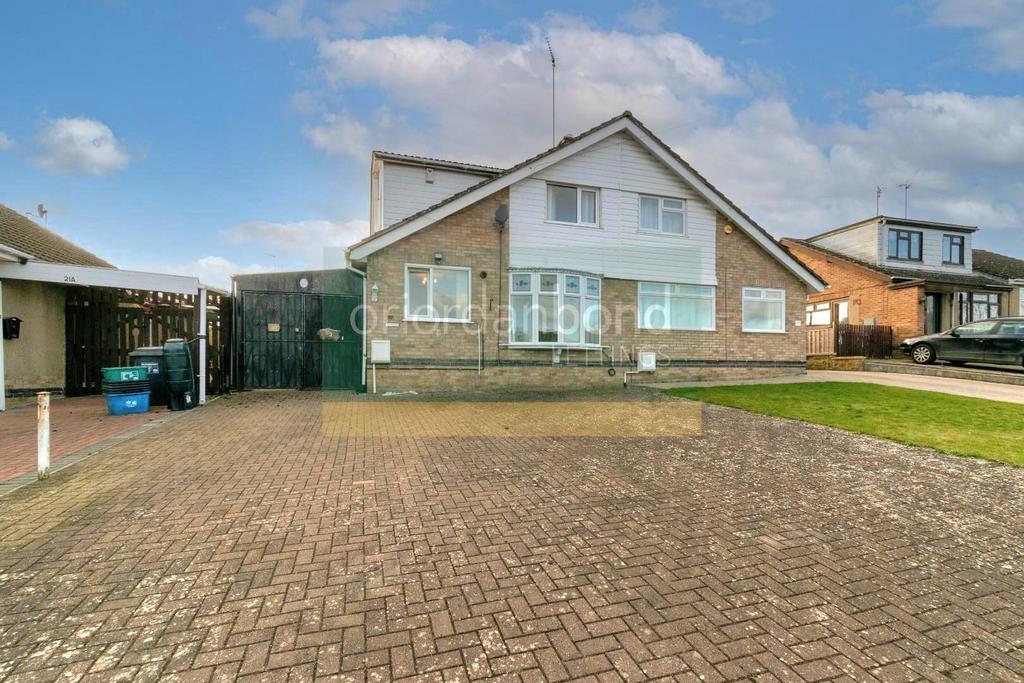 Washbrook Close, Little Billing, Northampton NN3 3 bed semidetached house for sale £275,000