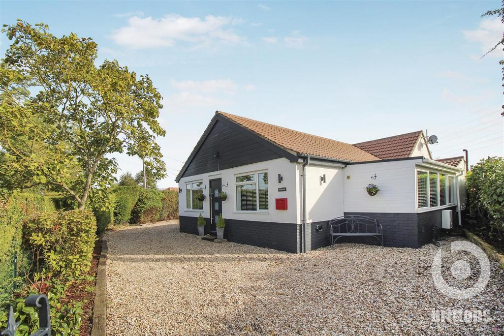 Greens Lane, Tilney All Saints 3 bed detached bungalow for sale £375,000