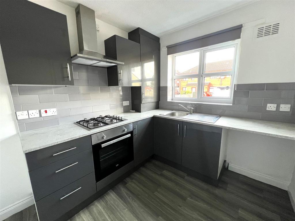 Malt Mill Lane, Halesowen, West Midlands 2 bed house £795 pcm (£183 pw)