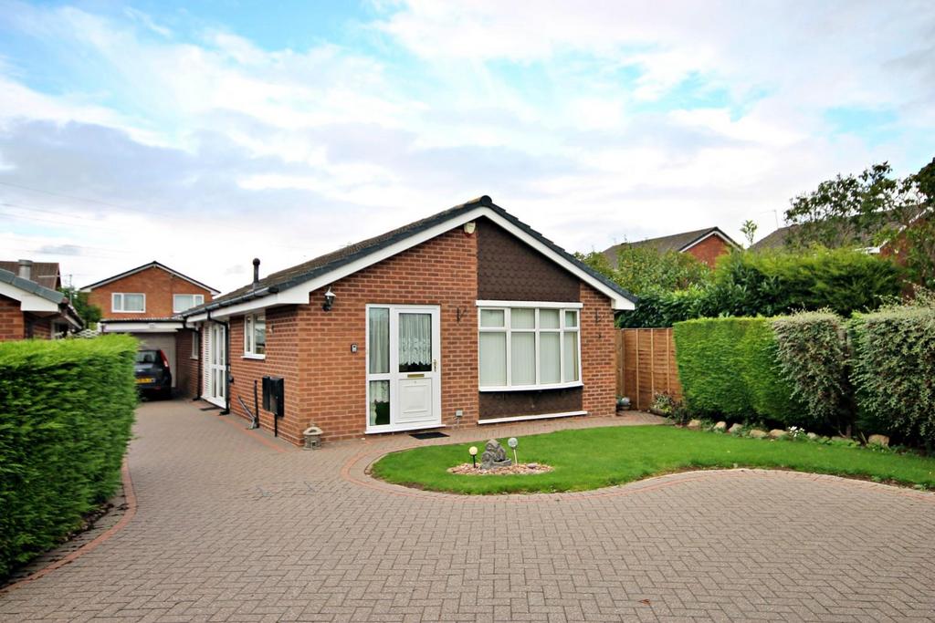 The Hawthorns, Tamworth, Staffordshire 2 bed detached bungalow for sale