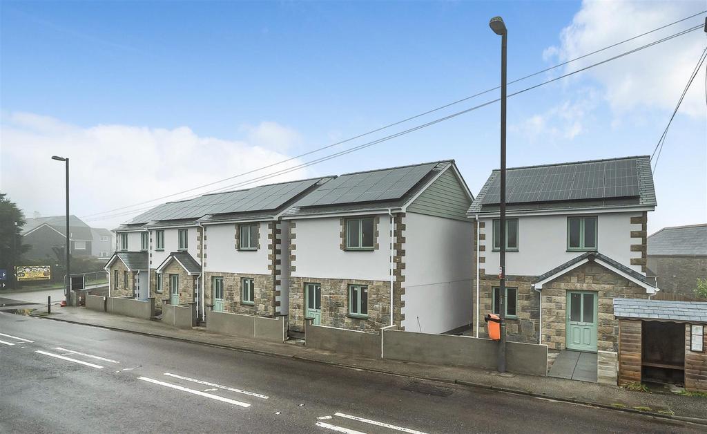 Longdowns, Penryn 3 bed detached house for sale £329,950