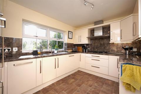4 bedroom detached house for sale, East Drive, Ulverston