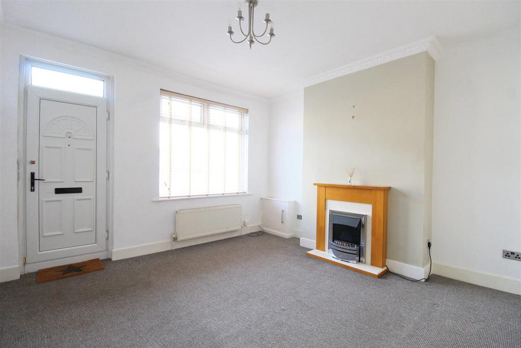 Darton Lane, Mapplewell, Barnsley... 2 bed terraced house £675 pcm (£