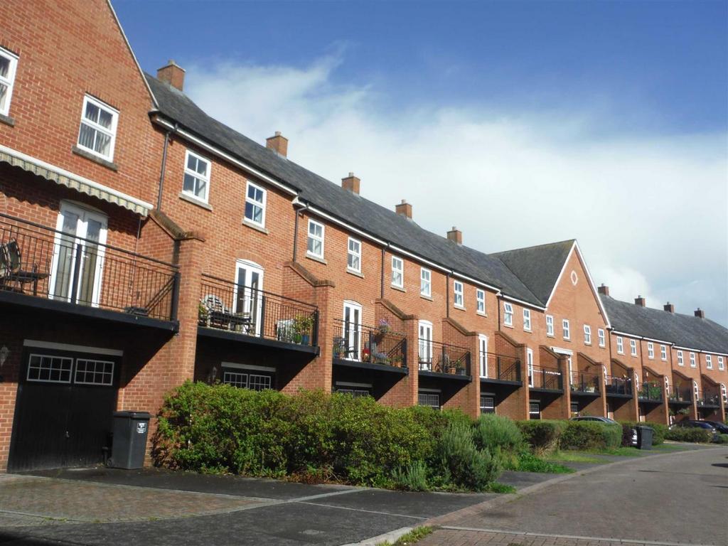 Devizes 4 bed terraced house for sale £325,000