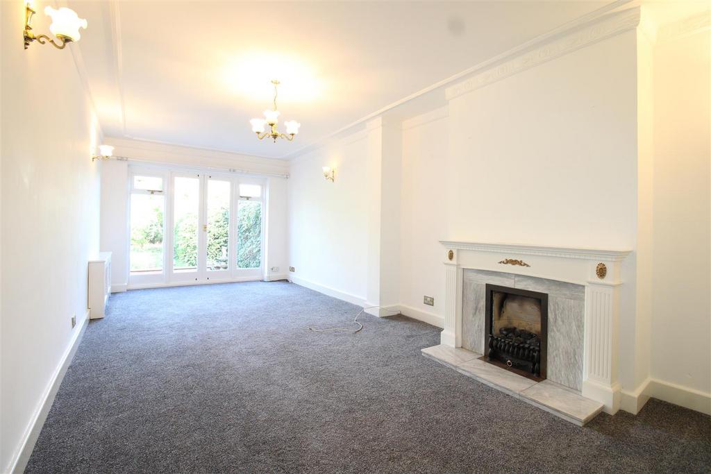 Whittington Road, Stourbridge 3 bed semidetached house for sale £375,000