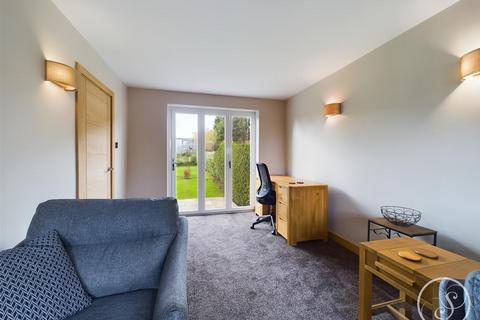 73 Acres Hall Crescent, Pudsey, LS28 9DY