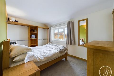 73 Acres Hall Crescent, Pudsey, LS28 9DY
