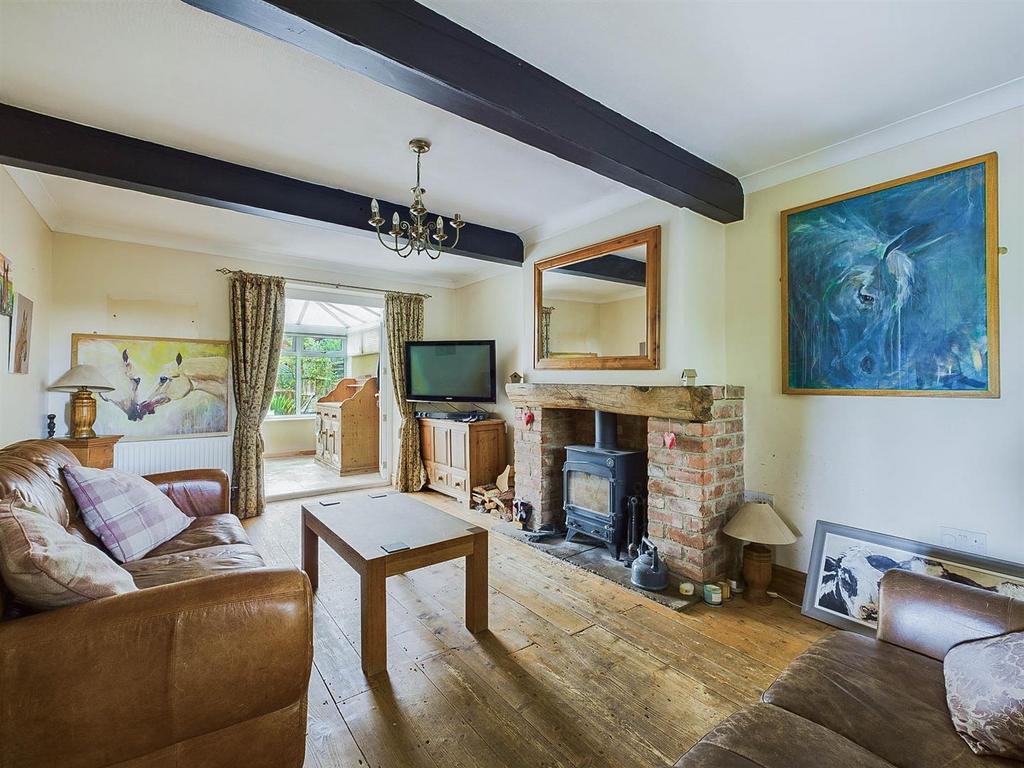 Knights Hill, Severn Stoke, Worcester 4 bed end of terrace house for sale £359,950