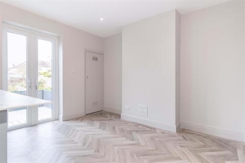 97 Barnett Road, Brighton, BN1 7GJ