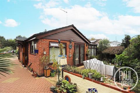 3 bedroom detached bungalow for sale, Pinewood Gardens, North Cove, NR34