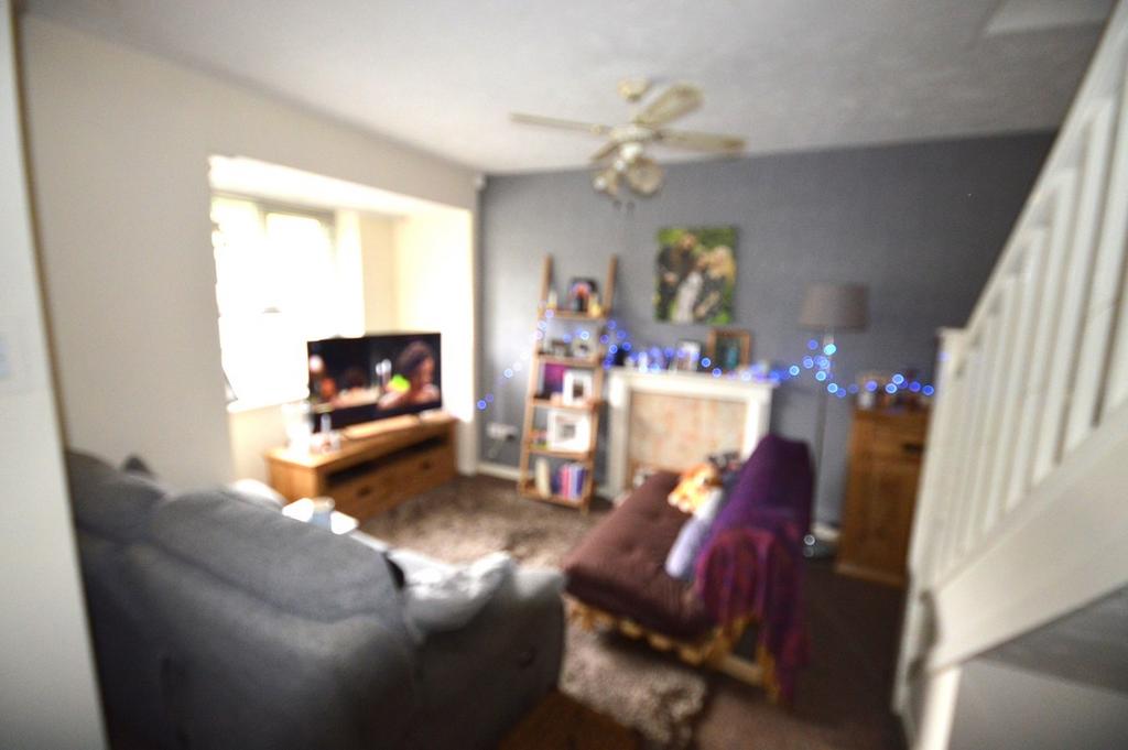 Dadford View, Brierley Hill, DY5 2 bed cluster house for sale £130,000