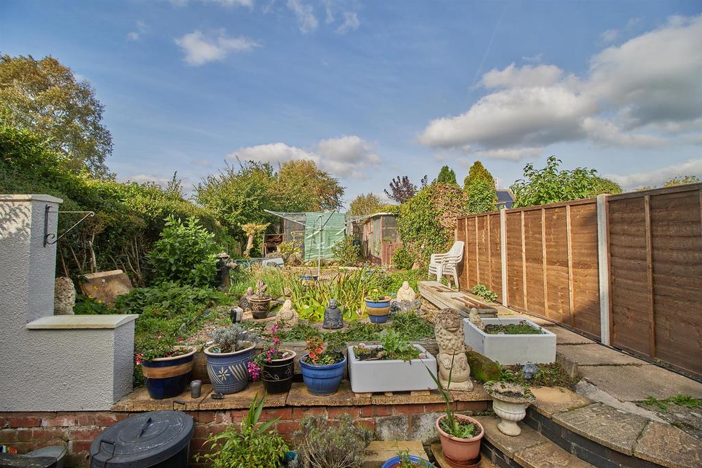 Tudor Road, Hinckley 3 bed end of terrace house for sale £175,000