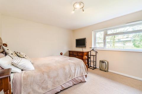 32 Valley View, Biggin Hill, Westerham, TN16 3QL