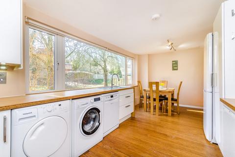 32 Valley View, Biggin Hill, Westerham, TN16 3QL