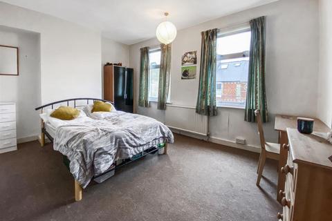 4 bedroom house to rent, Marlborough Road