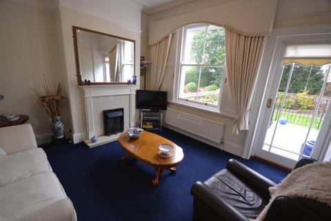 1 bedroom in a house share to rent - Victoria Park Road, St Leonards, Exeter, EX2 4NT