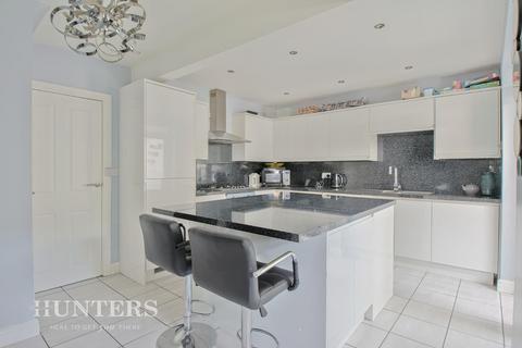 42 Atherley Grove, Chadderton, Oldham, OL9 8DD