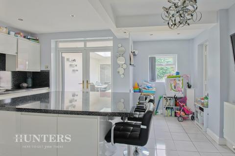 42 Atherley Grove, Chadderton, Oldham, OL9 8DD