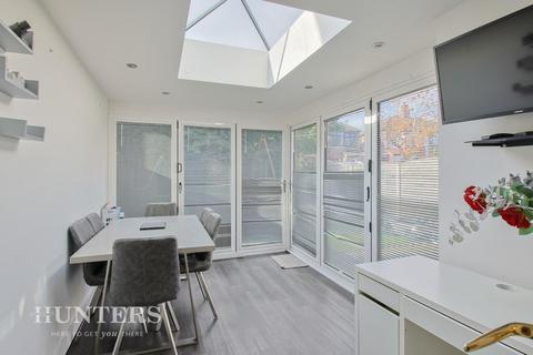 42 Atherley Grove, Chadderton, Oldham, OL9 8DD