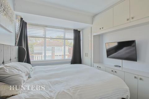 42 Atherley Grove, Chadderton, Oldham, OL9 8DD