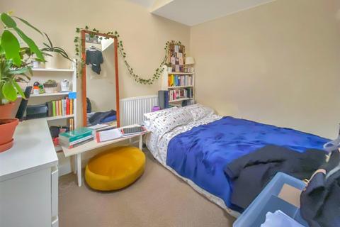 4 bedroom flat to rent, Hayfield Road