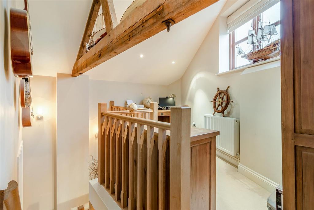 Upper Mill, East Malling, West Malling 3 bed semidetached house for
