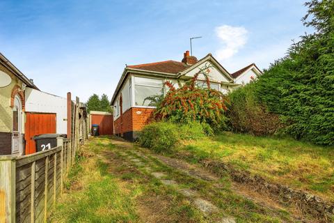 2 bedroom semi-detached bungalow for sale - Sandhills Close, Northampton, NN2