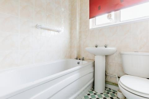 20 Sandhills Close, Northampton, NN2 8EB