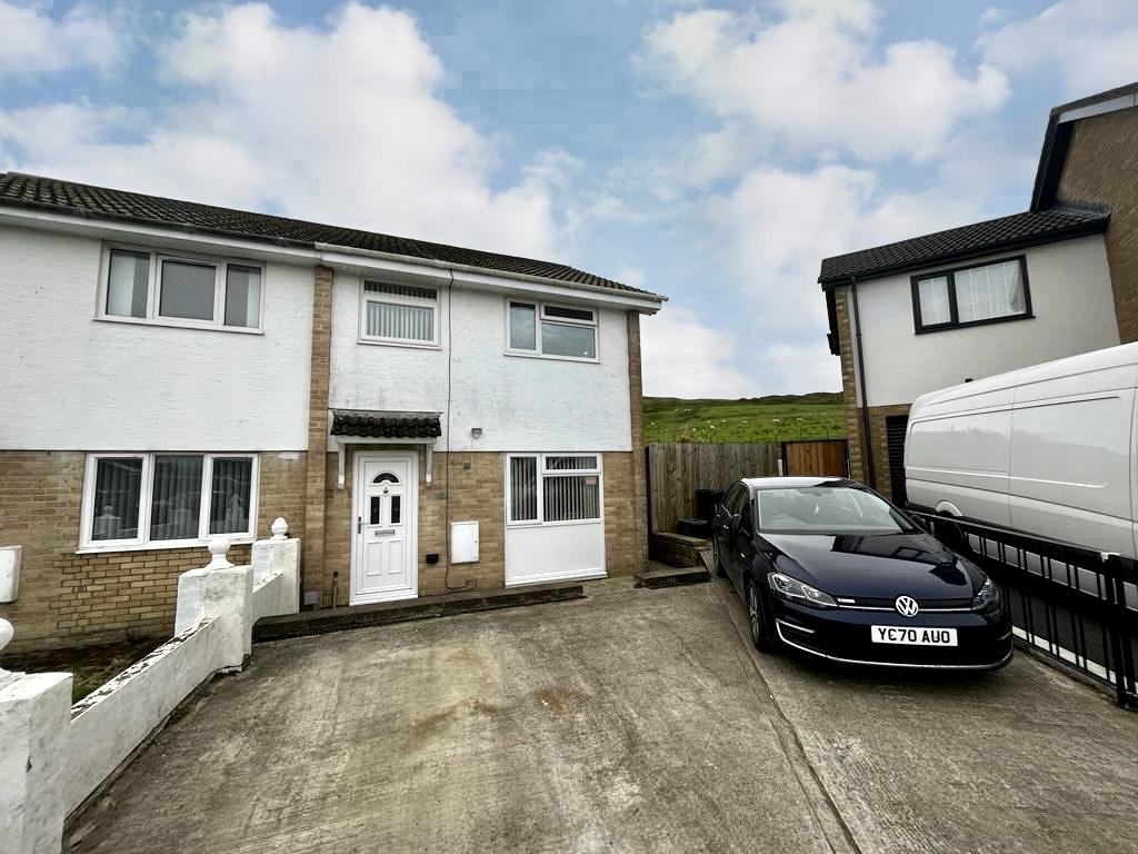 Castle Park Merthyr Tydfil Cf48 3 Bed Semi Detached House £210 000