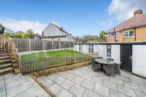 162 Brownspring Drive, London, SE9 3LD