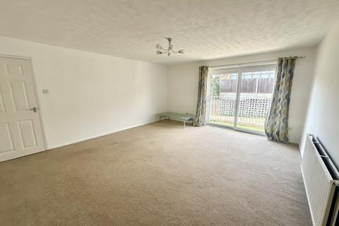 2 bedroom flat to rent, Enbrook Road, Sandgate, CT20