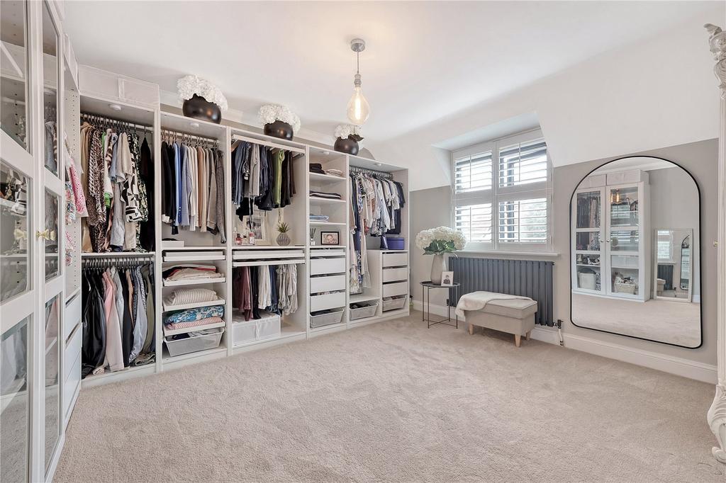 Walk-In Wardrobe
