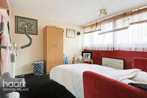 124 Sylvan Road, London, SE19 2RZ