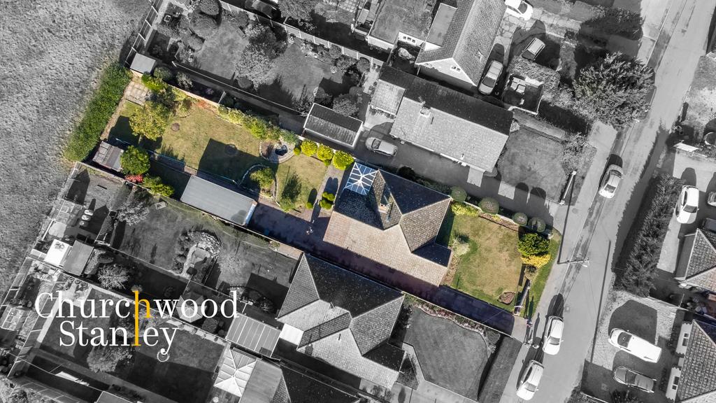 School Lane, Lawford, CO11 2 bed detached bungalow for sale £390,000